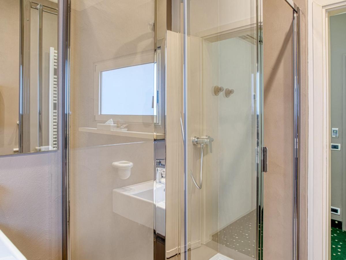 Hotel Piroscafo Десенцано дел Гарда Екстериор снимка