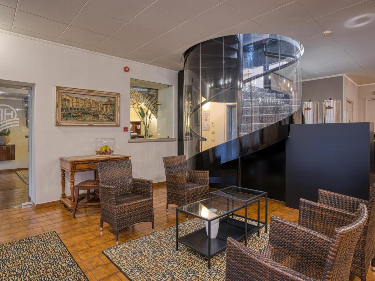 Hotel Piroscafo Десенцано дел Гарда Екстериор снимка