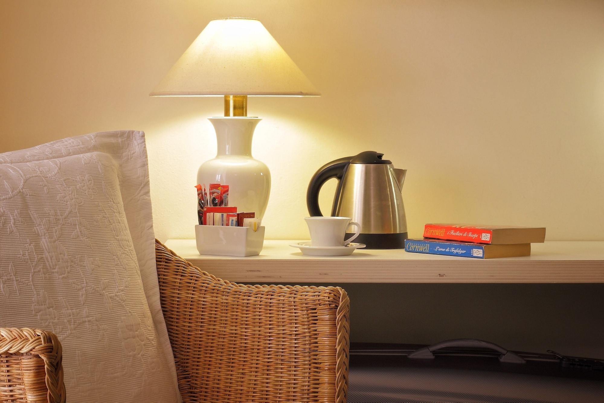 Hotel Piroscafo Десенцано дел Гарда Екстериор снимка