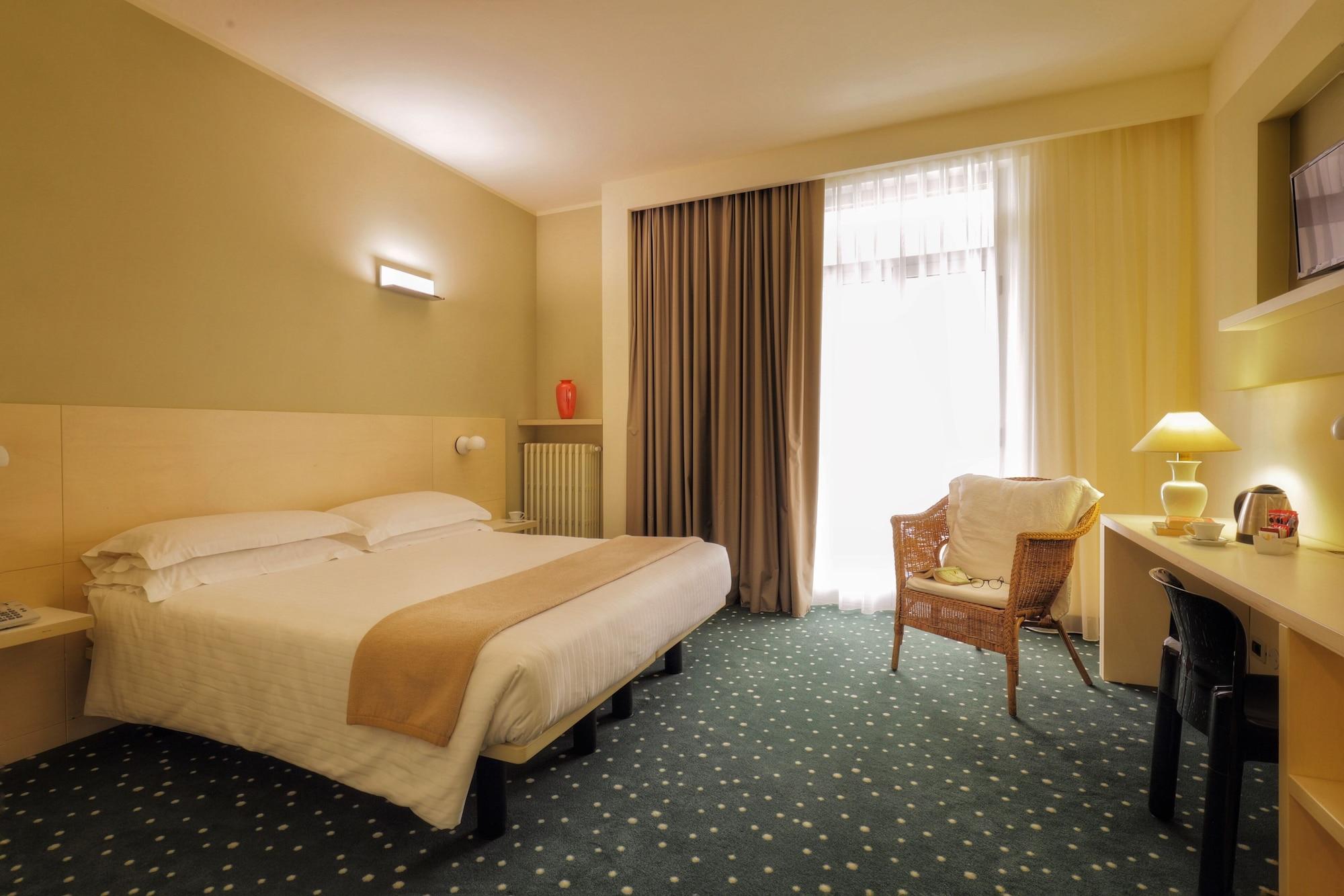 Hotel Piroscafo Десенцано дел Гарда Екстериор снимка