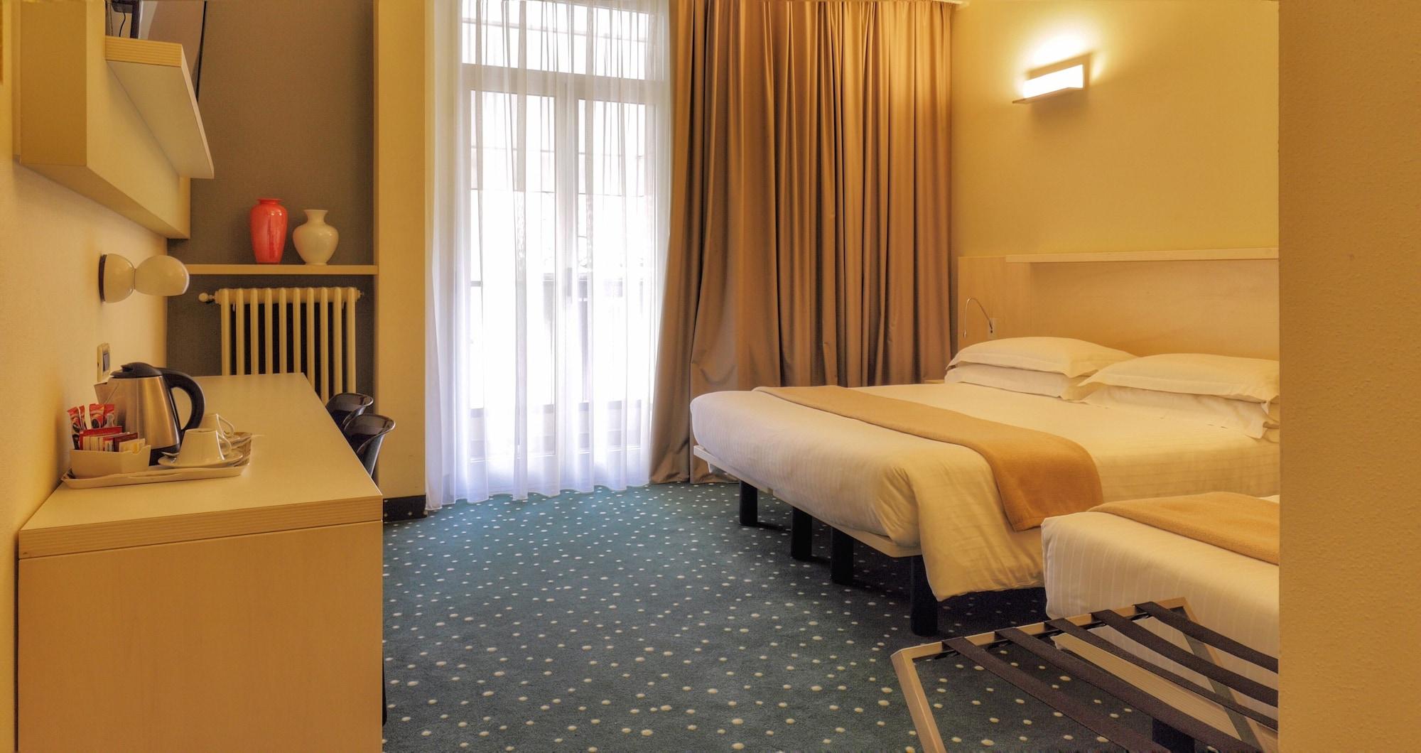 Hotel Piroscafo Десенцано дел Гарда Екстериор снимка