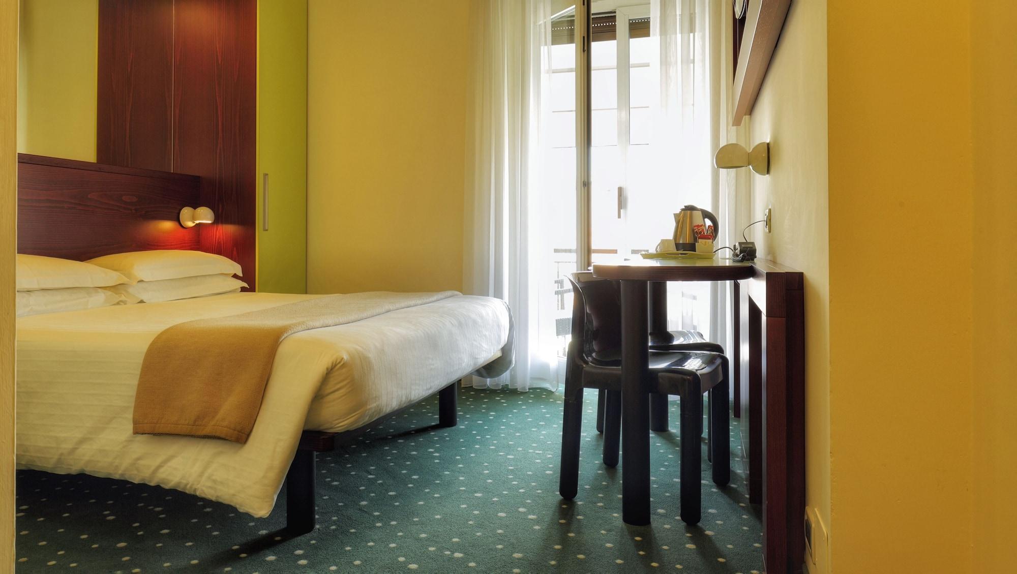 Hotel Piroscafo Десенцано дел Гарда Екстериор снимка
