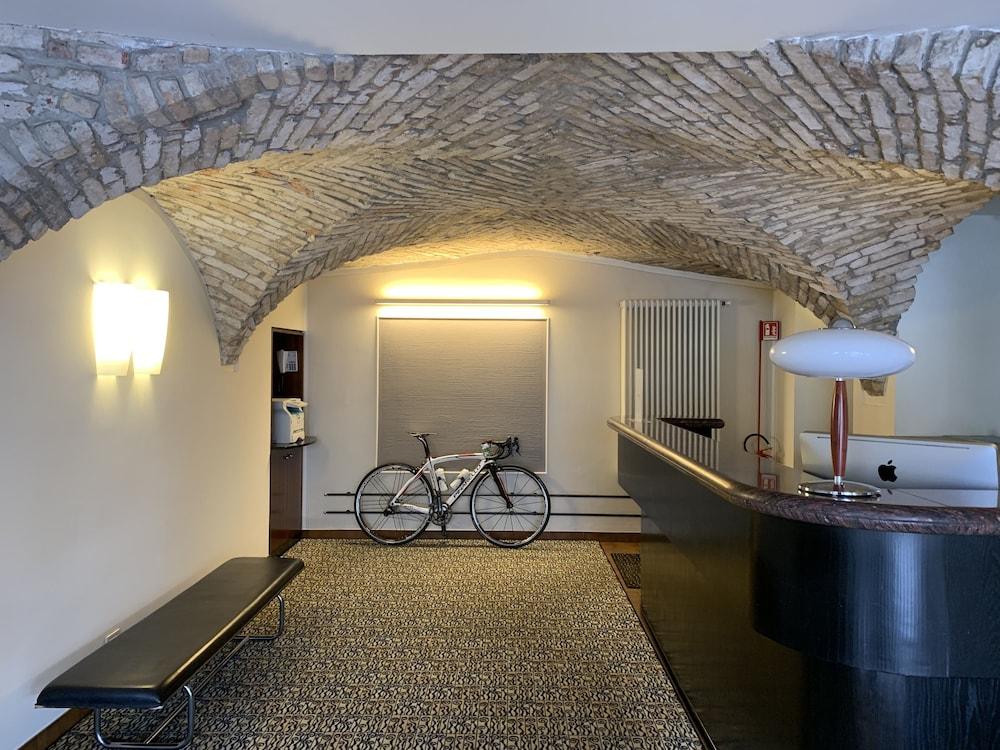 Hotel Piroscafo Десенцано дел Гарда Екстериор снимка